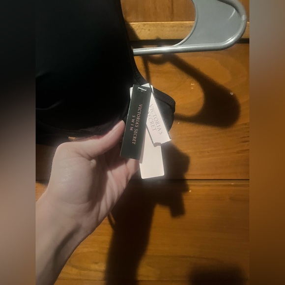 NEW w/tags Victoria’s Secret Push Up Black Halter Bikini Top w/Frilly trim 32A - Picture 2 of 6